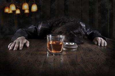 ​带酒的人生哲理句子 深夜喝酒的内涵句子